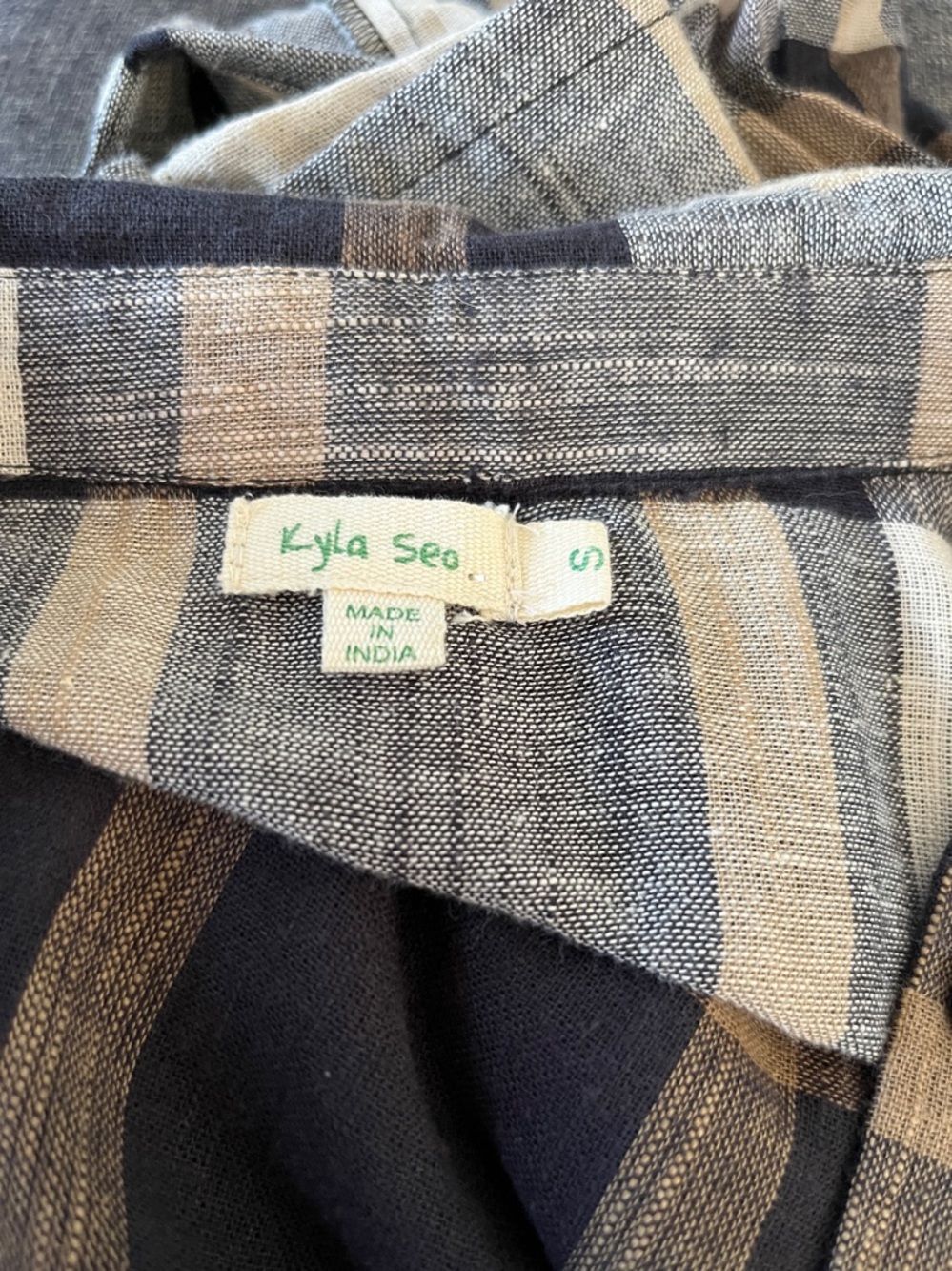 Kyla Sea Plaid Shirt with Floral Embroidery size S - Picture 5 of 6